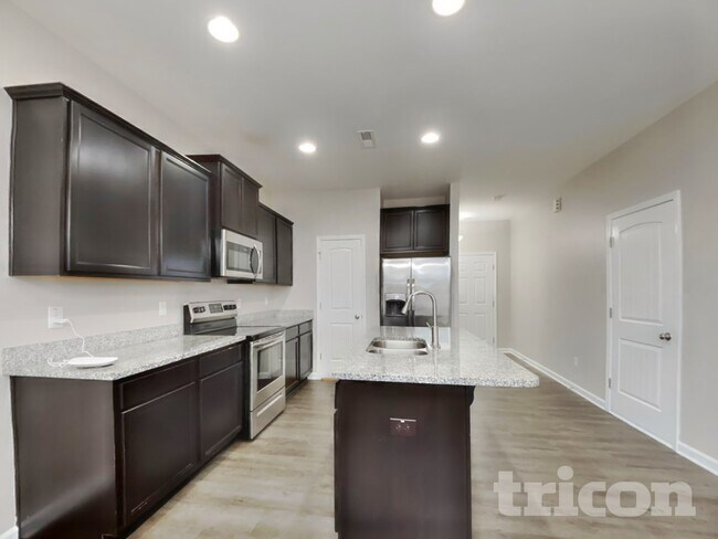 Photo - 144 Yadkin St