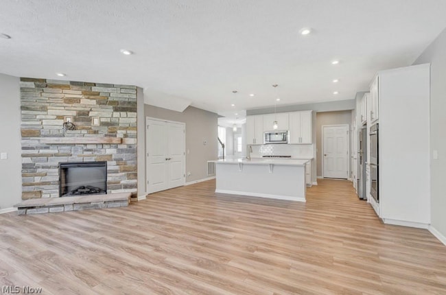 Photo - 855 Dipper Ln