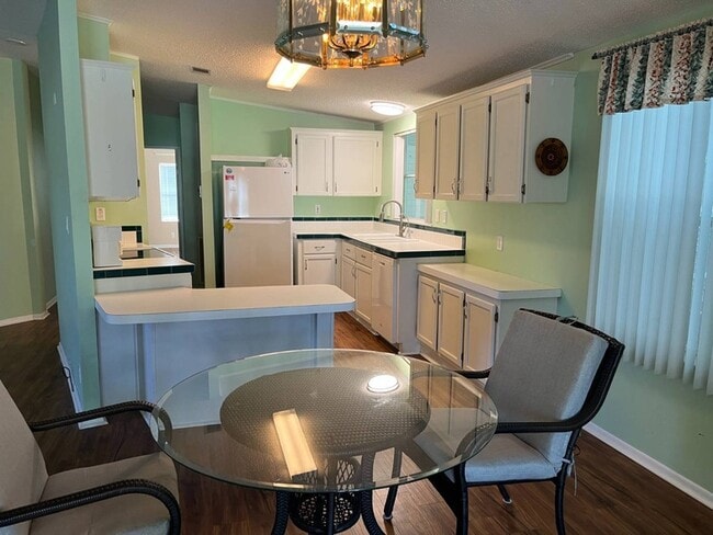 Photo - 5870 SW 59th St