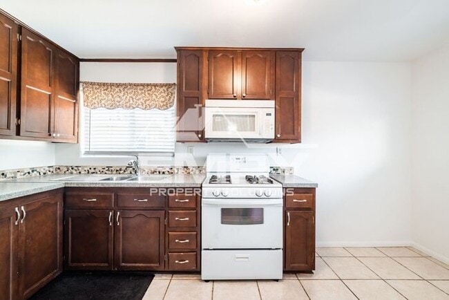 Photo - 2.5 bed 2 bath home for rent in Pico Rivera CA ready to move