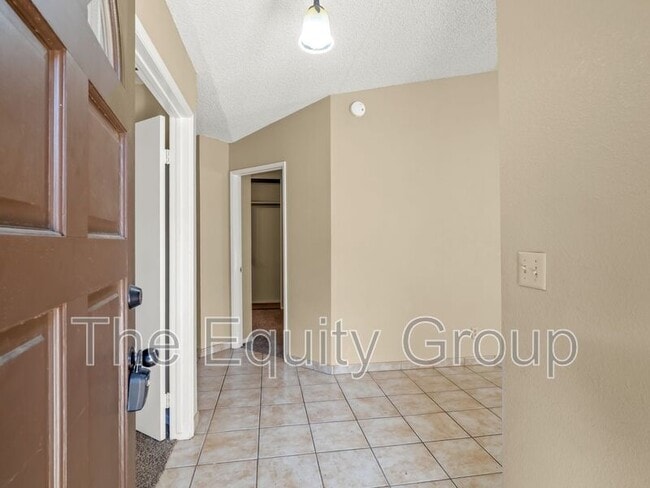 Photo - 1730 E Babcock Ave