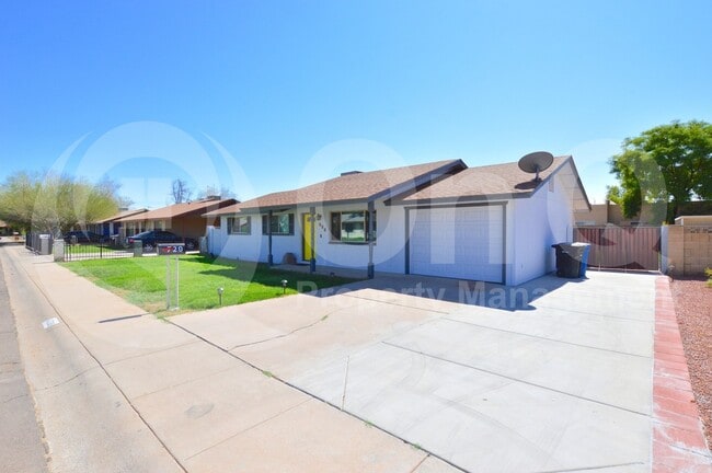 Building Photo - 729 E Laredo St