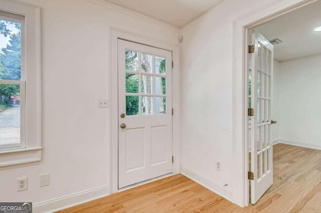 Photo - 1253 Francis St NW