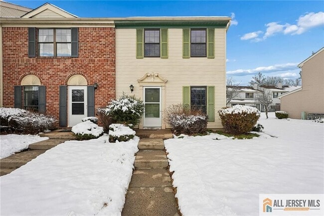 Building Photo - 8 Marsh Ct Unit 665