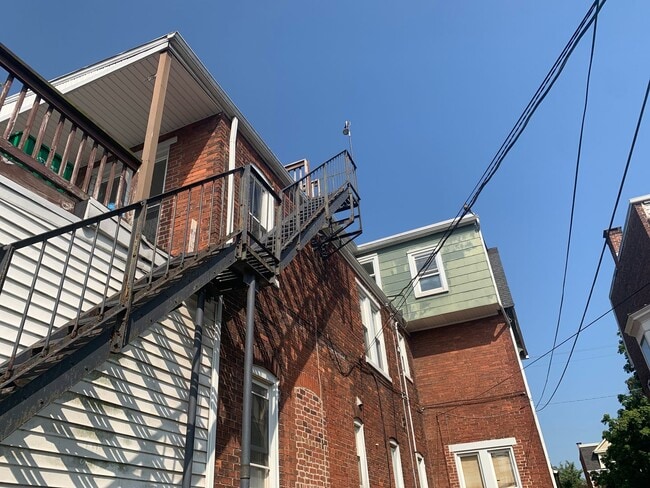 656 Linden Ave