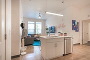 4BR, 4BA - 1,459SF