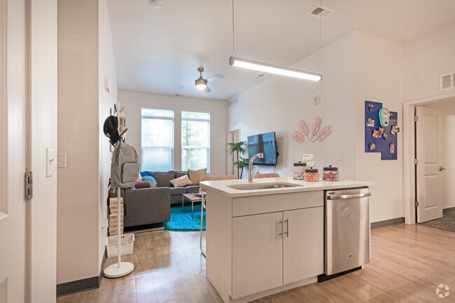 4BR, 4BA - 1,459SF