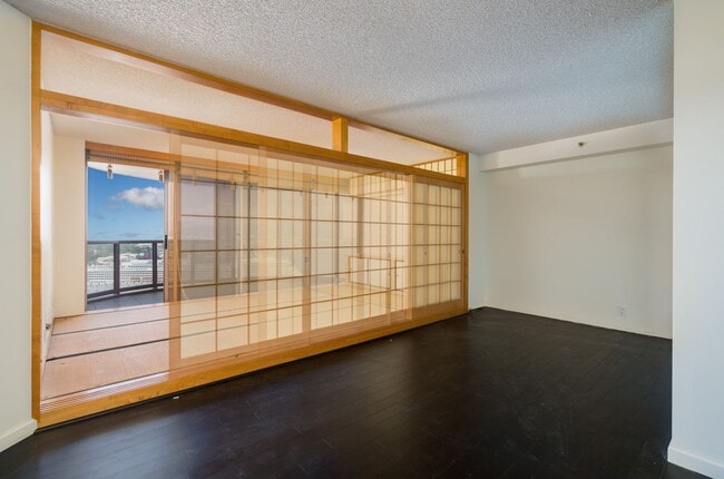 Building Photo - Beautiful Ocean View! 1 bedroom Condo with... Unit 2603