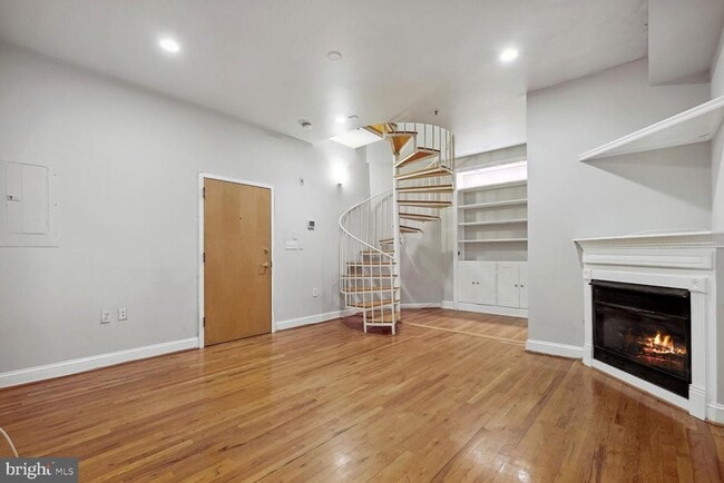 Photo - 1417 Chapin St NW Unit 203