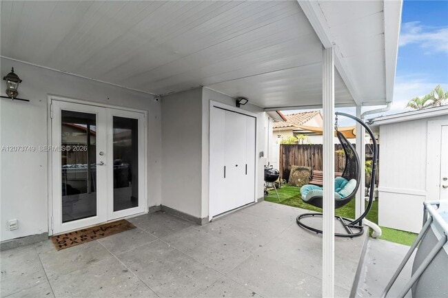 980 W 43rd Pl