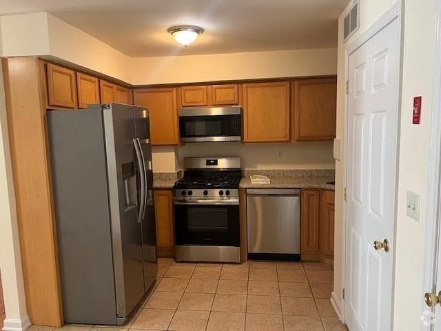 Building Photo - 1031 Clinton St Unit 2C Rental