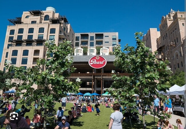 Photo - 319 E Courtland Pl