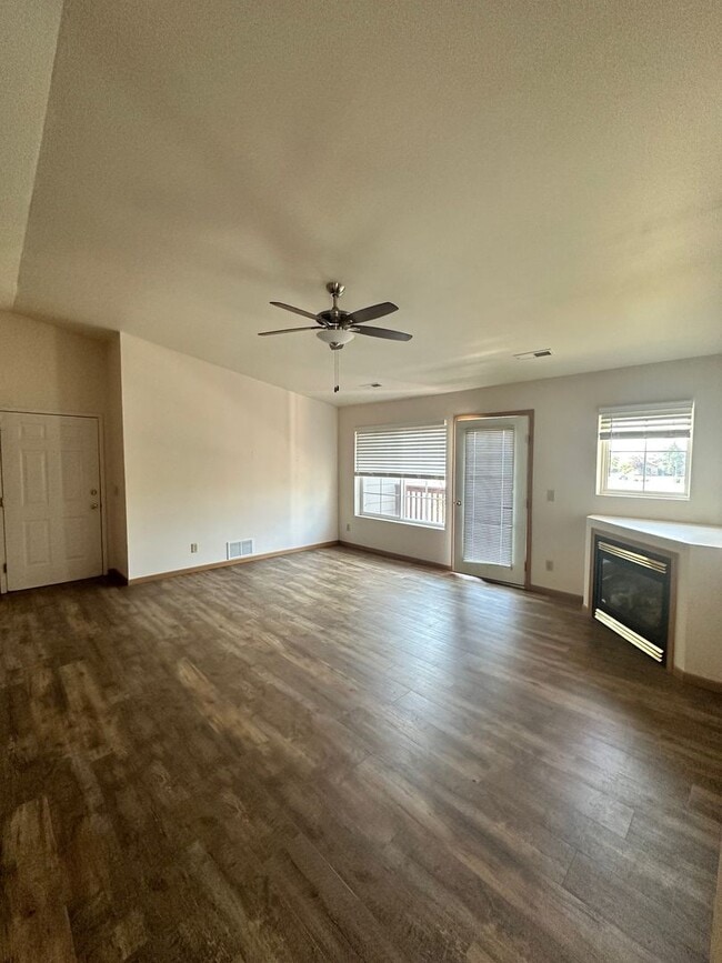 Photo - Adorable 2 Bedroom Apartment