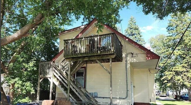 28 Fulton Ave Unit 2