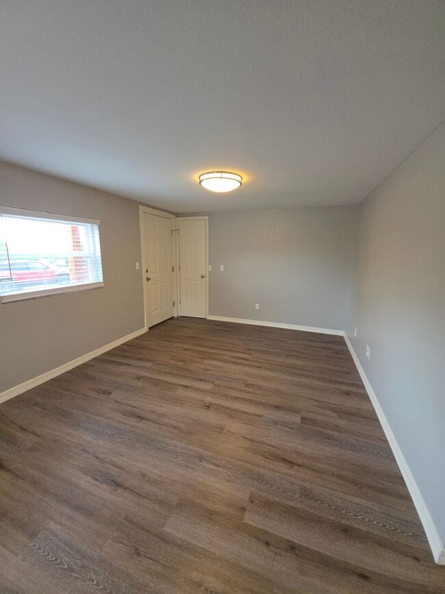 Photo - 709 W 13th St Unidad 1