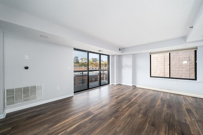 Photo - 700 1st St Unit 8Q