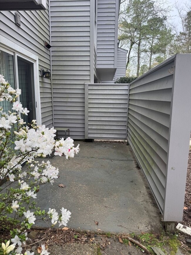 Photo - SEASONS TRACE