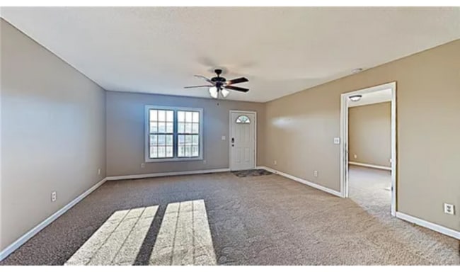 Photo - 109 Chambwood Ln