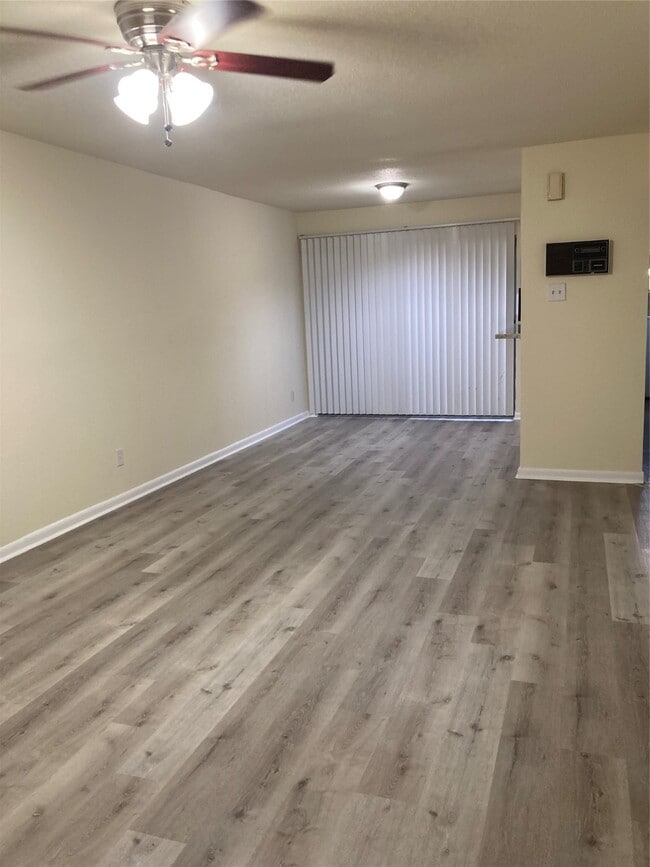 Building Photo - 2601 S Braeswood Blvd Unit True