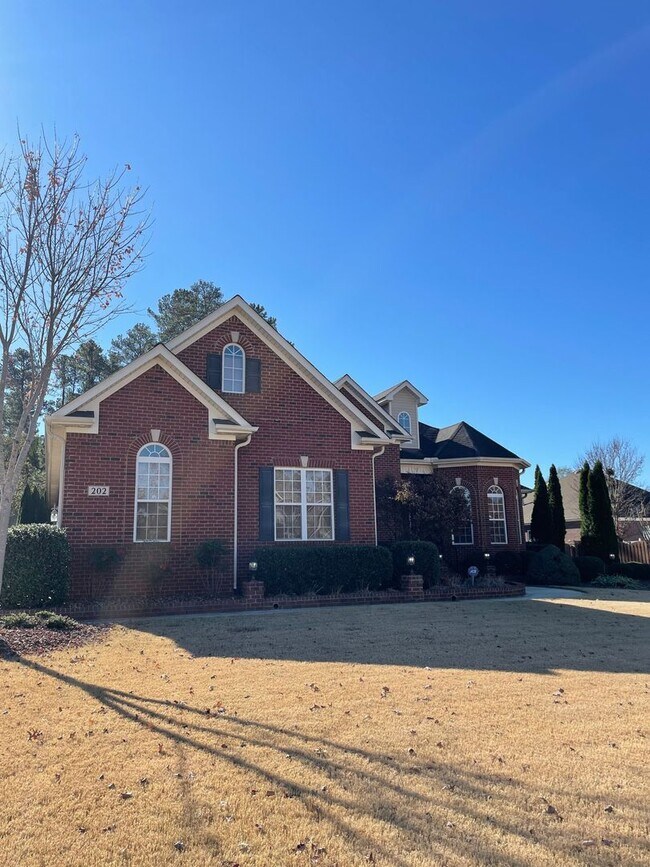 Building Photo - Large Home in Bishop Farms