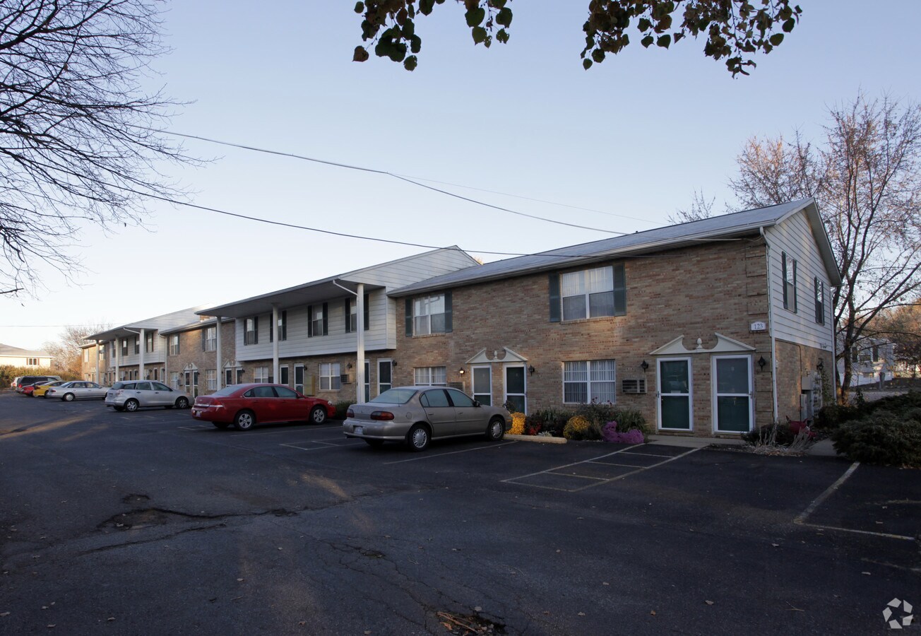 Maple Park Apartments - Maple Park Apartments