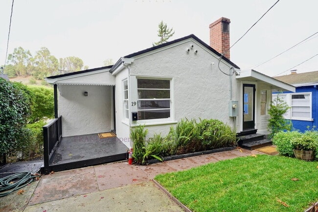 Building Photo - 19 Sentinel Ct