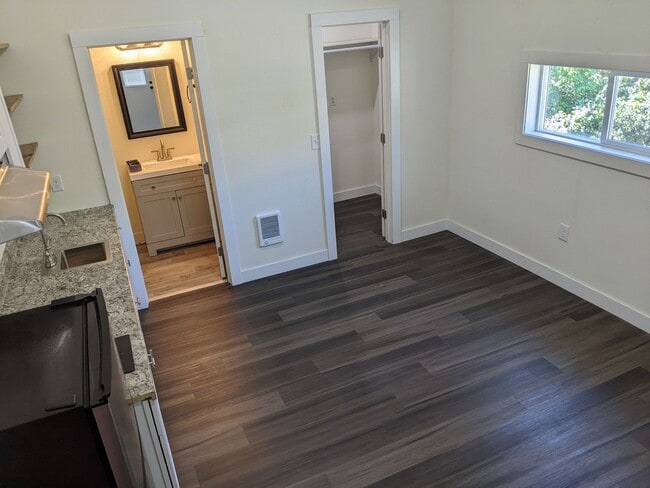 Photo - 505 W C St Unit 505 West C Street - 1