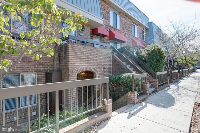 Photo - 1775 S Hayes St