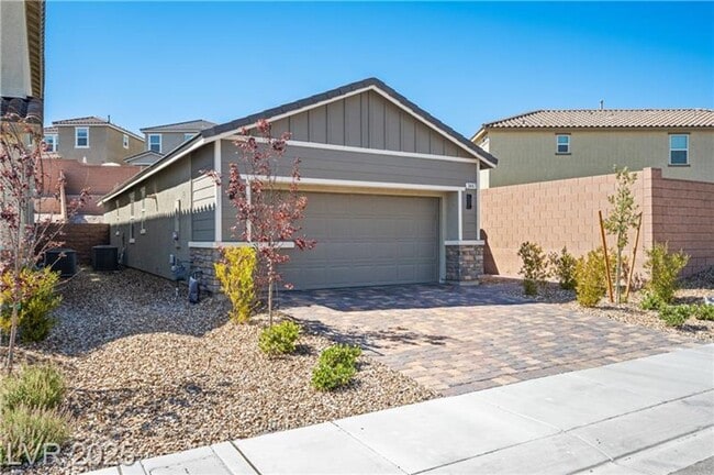 Photo - Single Story 3 bedroom, 2 bath home in the...