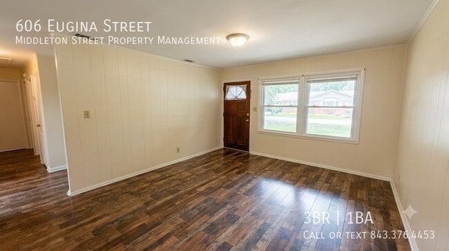 Photo - 606 Eugenia St