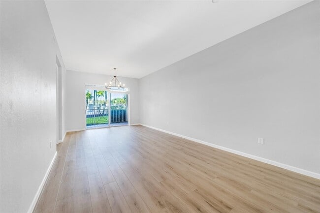 Photo - 3500 Oaks Clubhouse Dr Unit 102