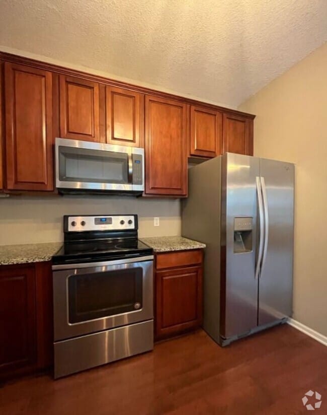 Building Photo - Stylish North Loop Living for $3,499/month... Rental