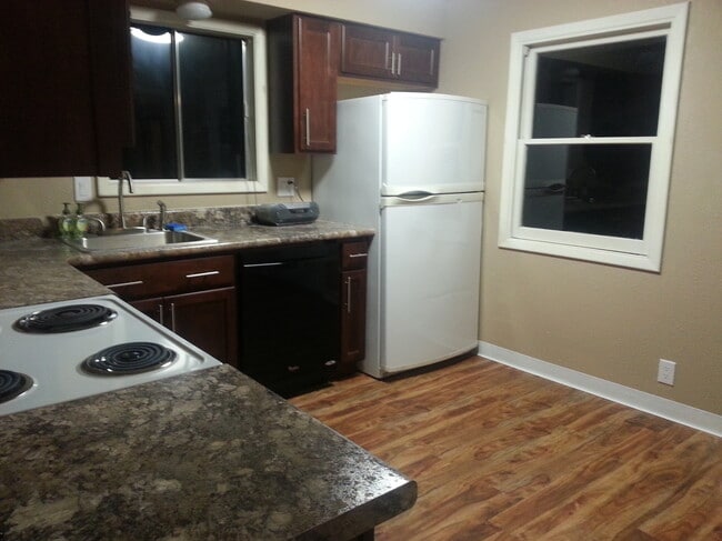 Kitchen - 2654 N Foothill Road