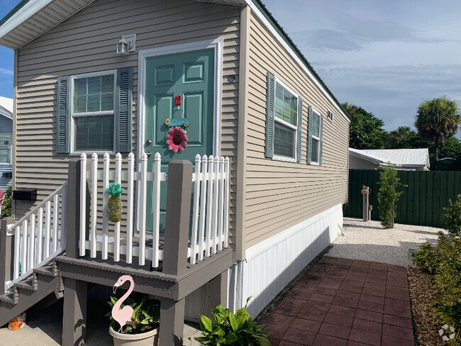 Building Photo - 2580 NE Indian River Dr Rental