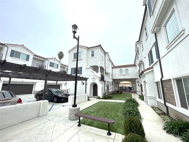 Photo - 521 N Erie St