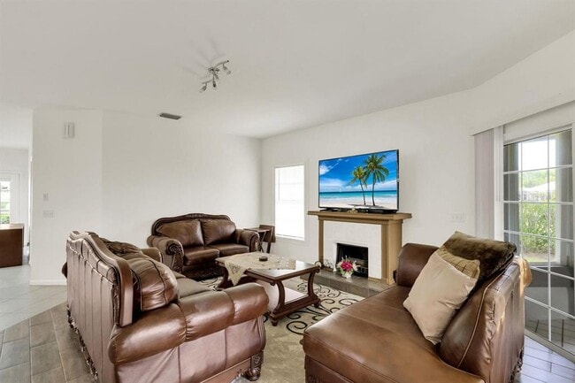 7334 Pine Creek Way