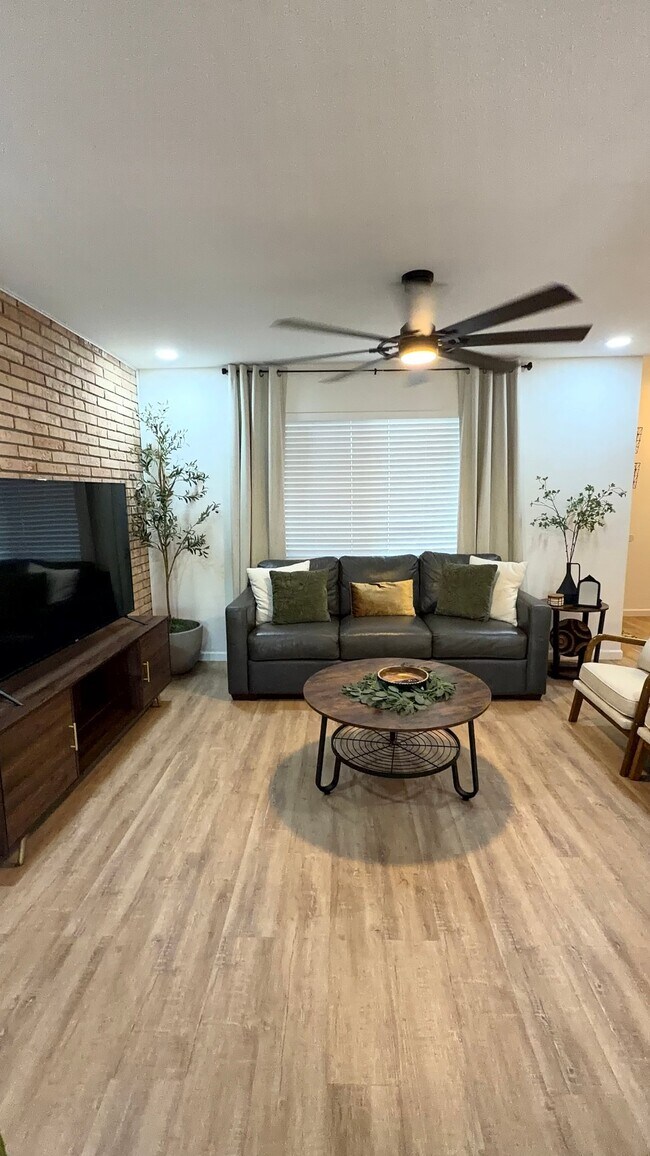 Photo - 1600 W Nolana Ave Unit 11