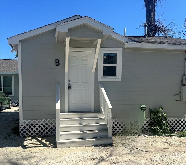 Photo - 3402 Chickering St