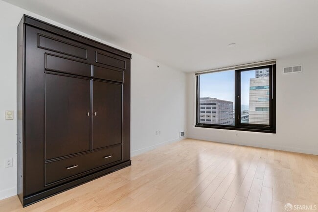 Photo - 199 New Montgomery St