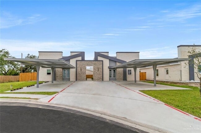 Building Photo - 104 San Jose Dr Unit 4