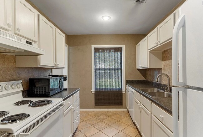 Photo - Located in the heart of Brookside, this in...