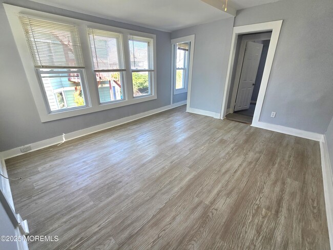 Photo - 513 Sewall Ave Unit 2