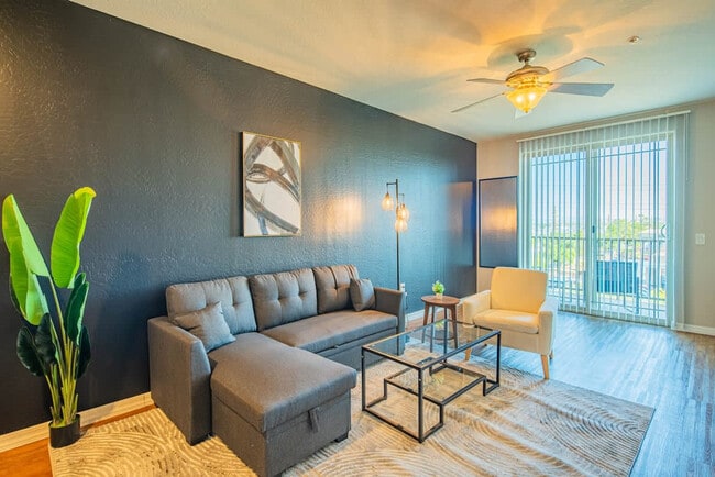 Building Photo - 1275 E University Dr Rental