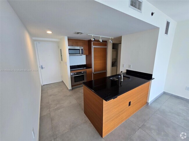 Building Photo - 50 Biscayne Blvd Unit 3307 Rental