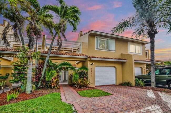 Building Photo - 5127 NW 102nd Ct