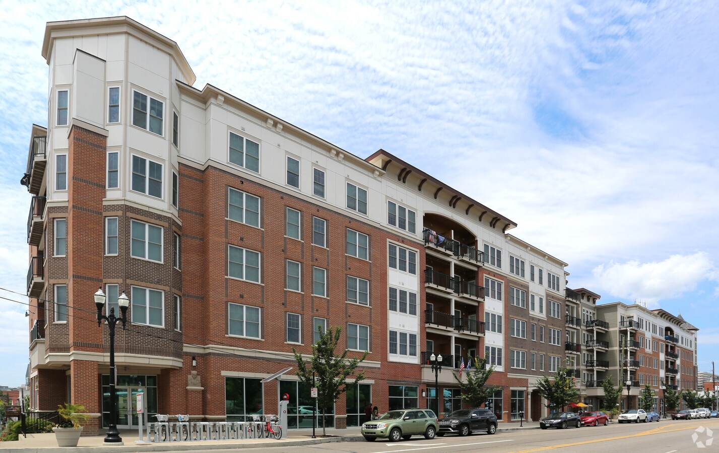 Views On Vine - Views On Vine Apartments