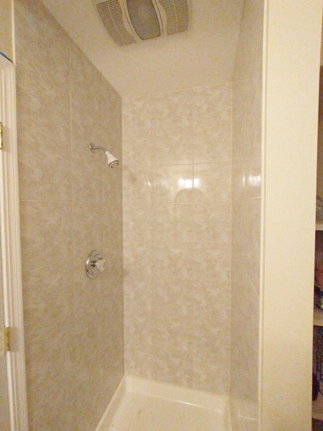 2 - 204 E. Peru St Unidad 1 Bedroom Apartment