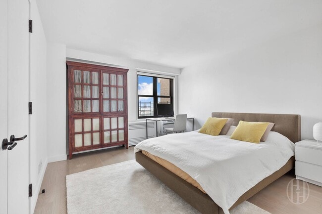 Photo - 175 W 95th St Unit 26G