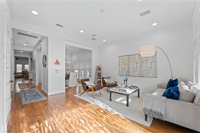 Photo - 501 Columbia St