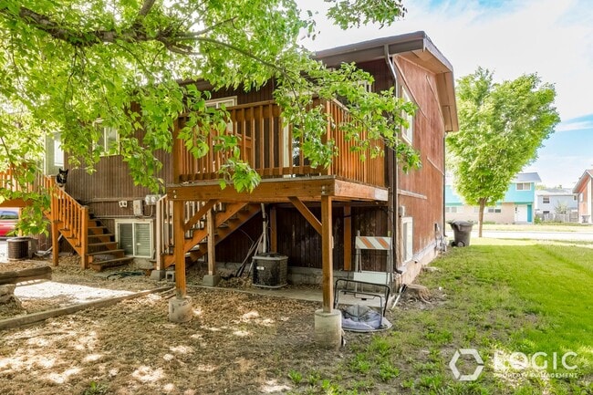Photo - 598 W 1975 N